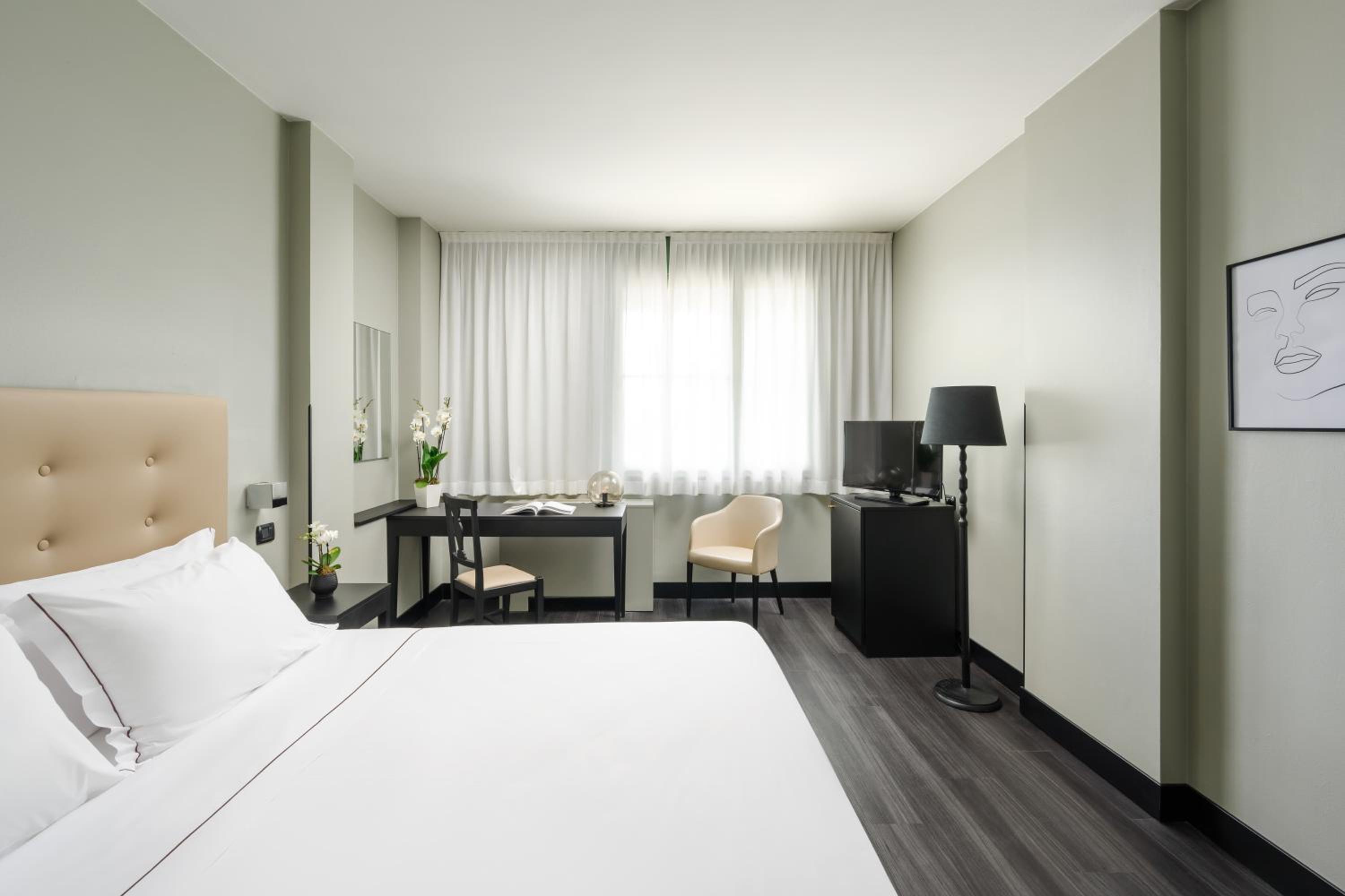 Room, Double Bed, Hotel King 5/8