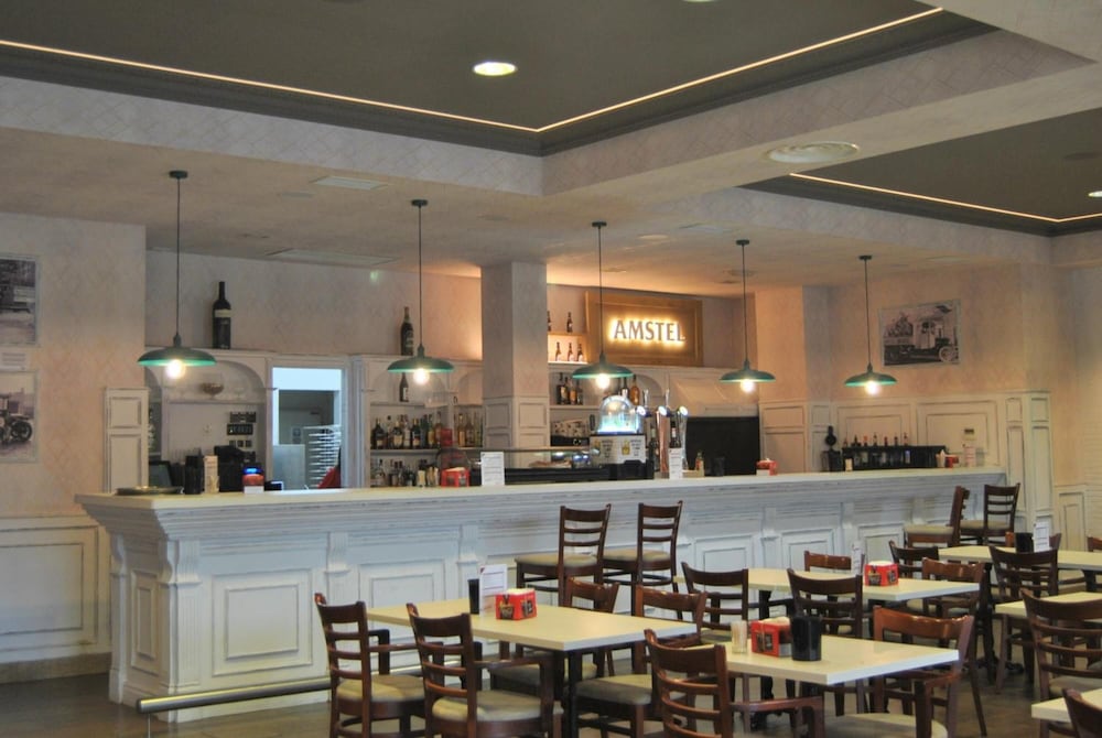 Hotel Santiago Leon 45/50