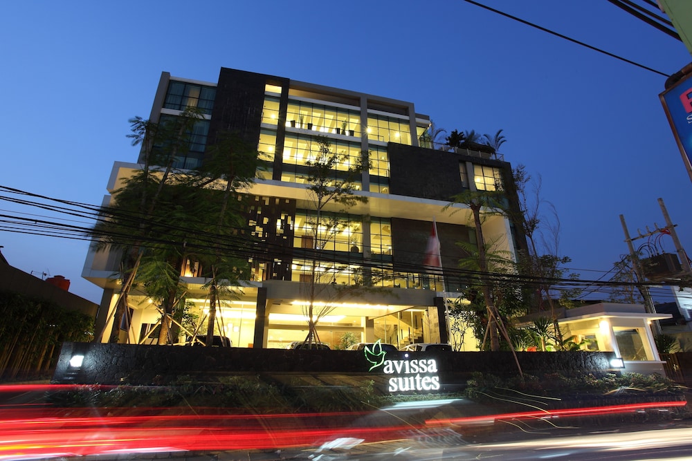 Avissa Suites 2/72