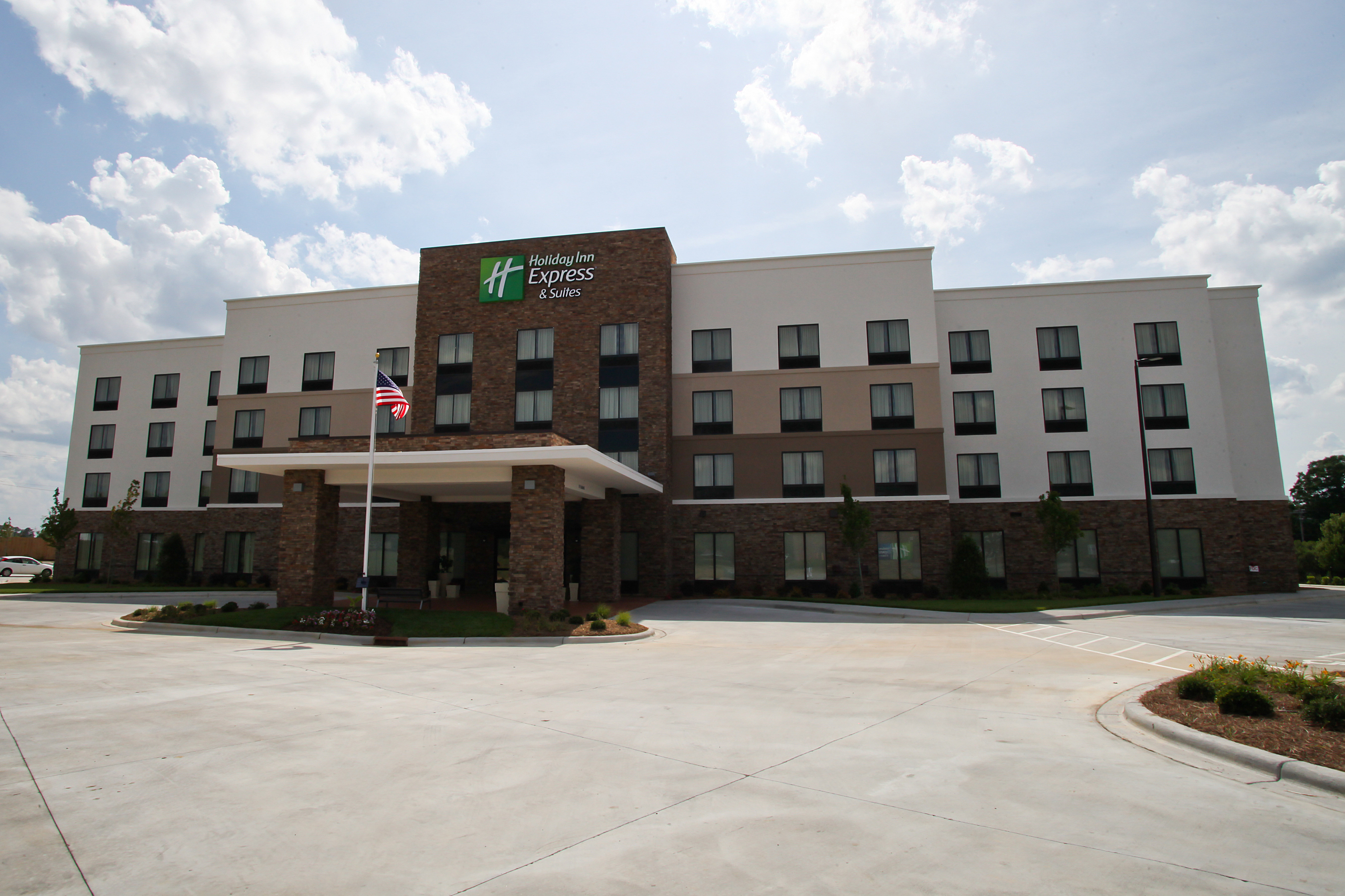 Holiday Inn Express Suites Monroe 7/58