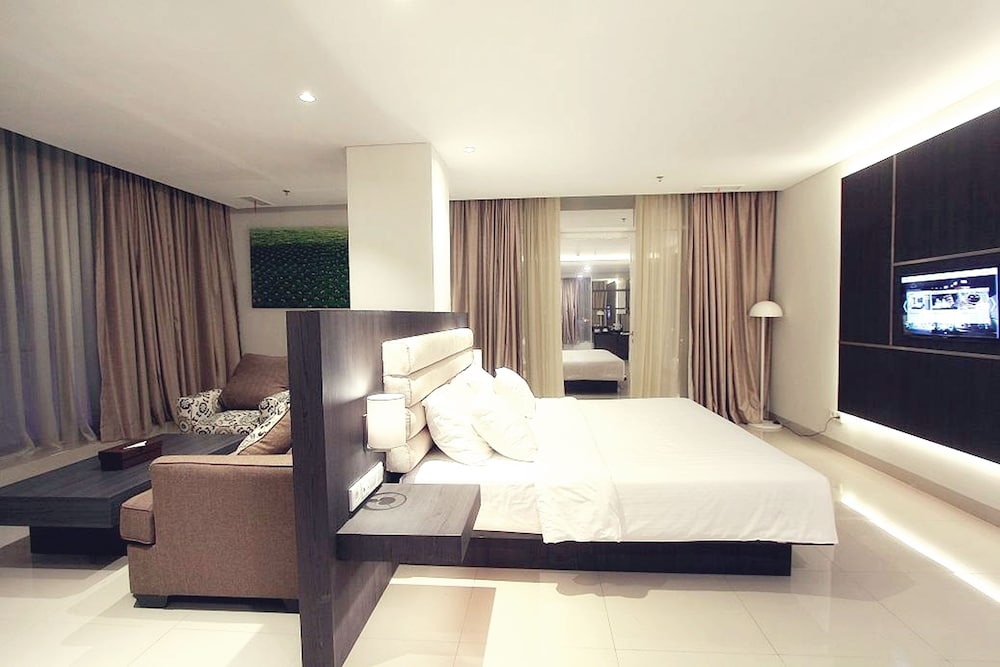 Grandia Hotel 33/66