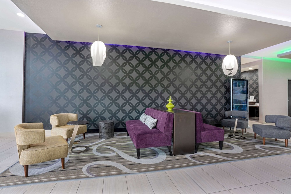 La Quinta Inn & Suites by Wyndham College Station South 47/64