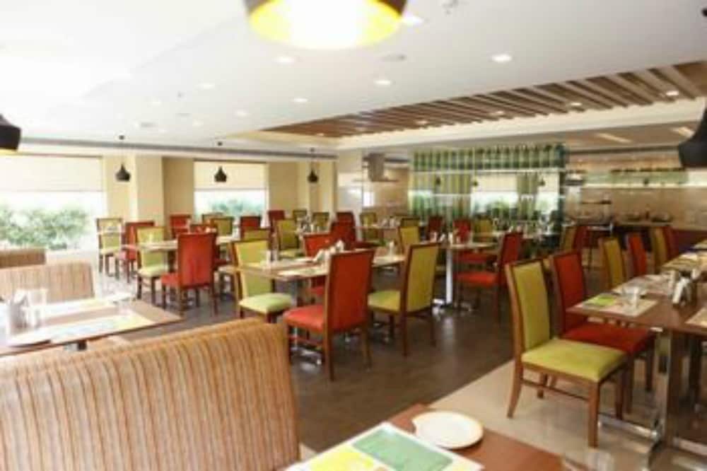 Lemon Tree Hotel Shimona 19/20