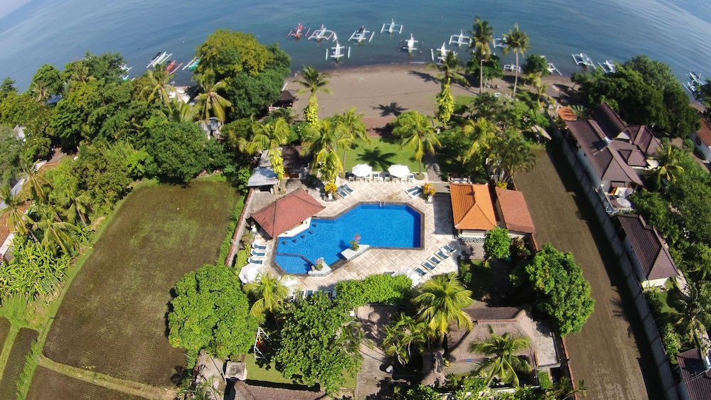 Aneka Lovina Villas And Spa 52/56