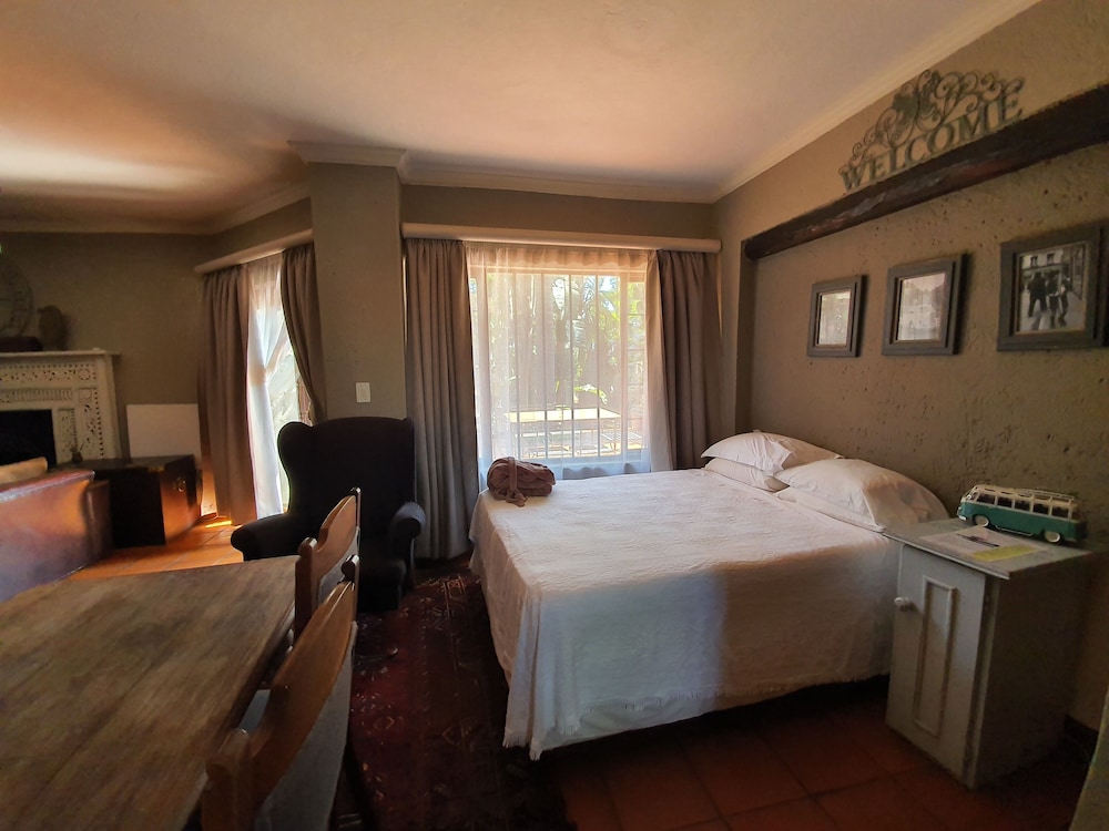 Waterhouse Guest Lodges 295 Indus Street 12/50