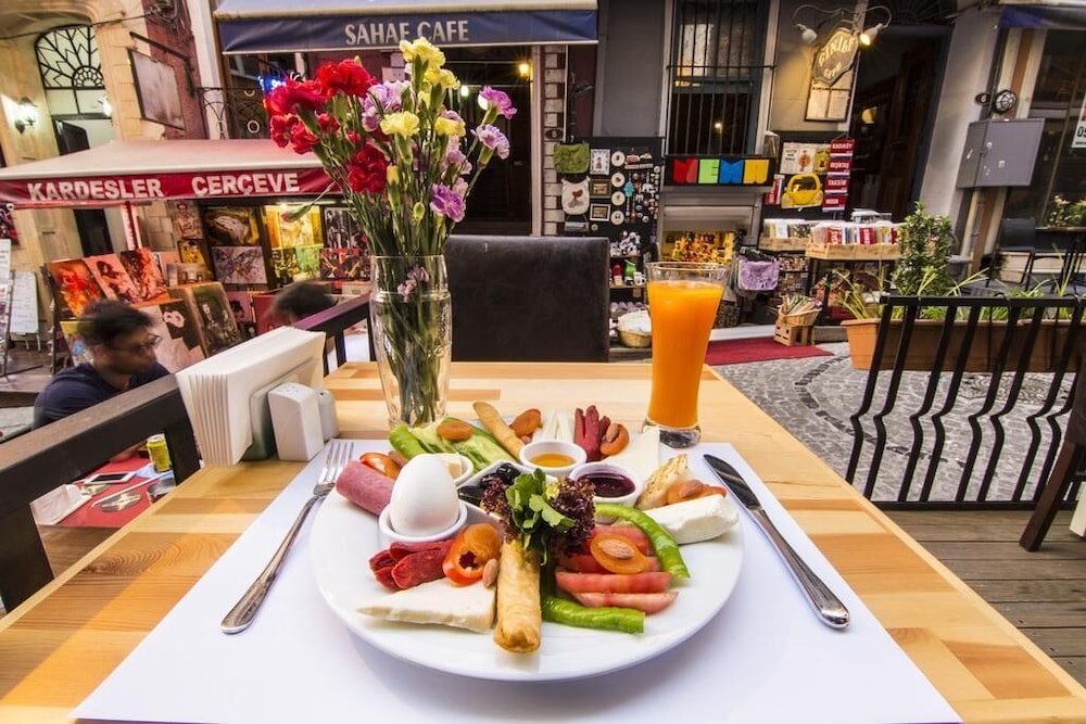 Kuzen Otel - Adults Only 24/50