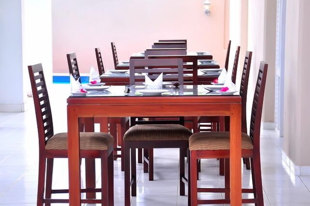 Grand 7 Hotel Thalawathugoda (ex Seven Eleven Hotel) 31/43
