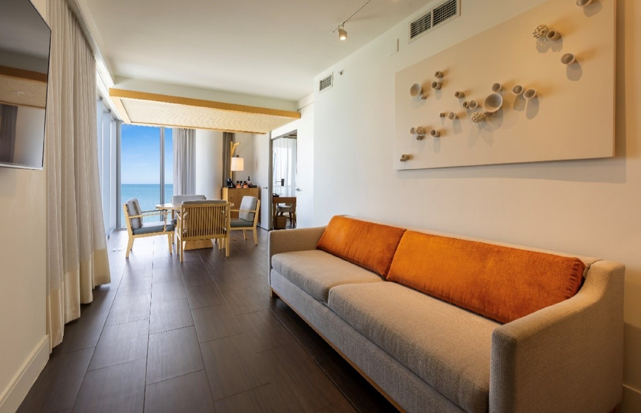 1 Bedroom, Suite, King Bed, Ocean Front