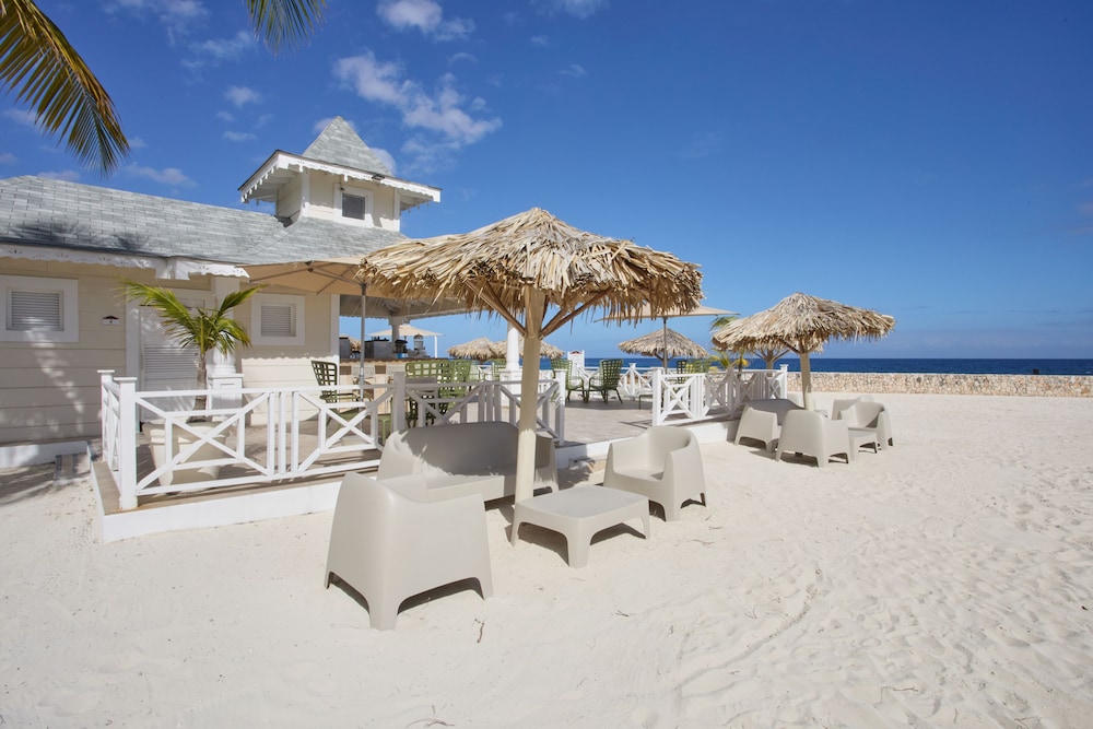 Bahia Principe Escape Runaway Bay 65/70
