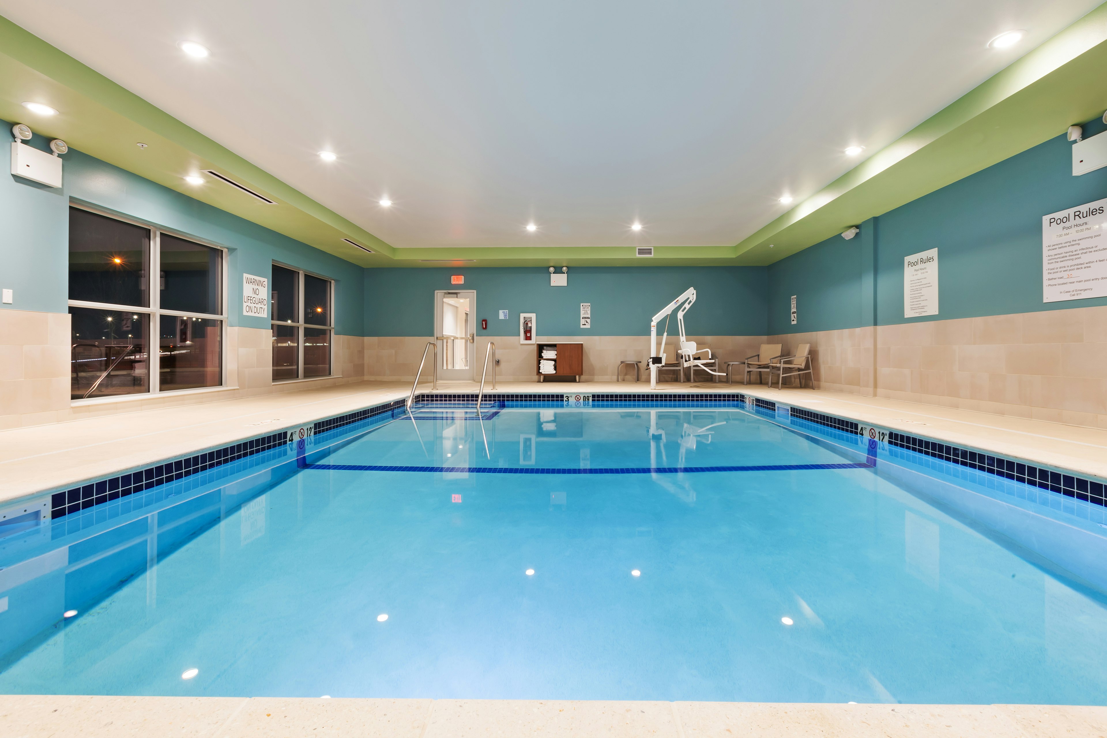 HOLIDAY INN EXPRESS & SUITES LENEXA - OVERLAND PARK AREA 28/54