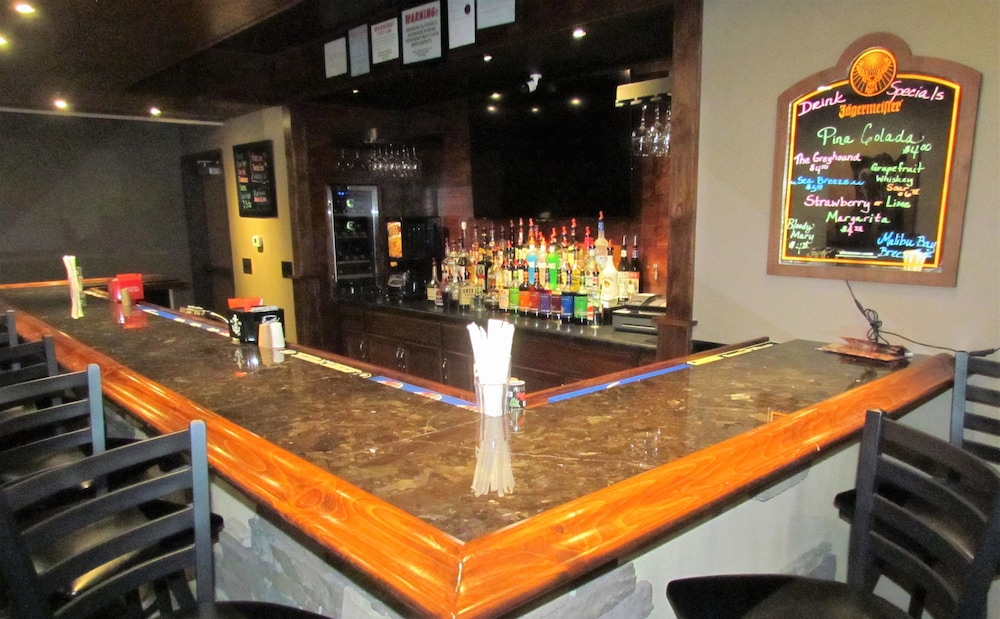 Oak Hill Inn and Suites 7/62