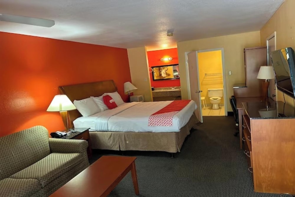 Rodeway Inn & Suites Jefferson 13/53