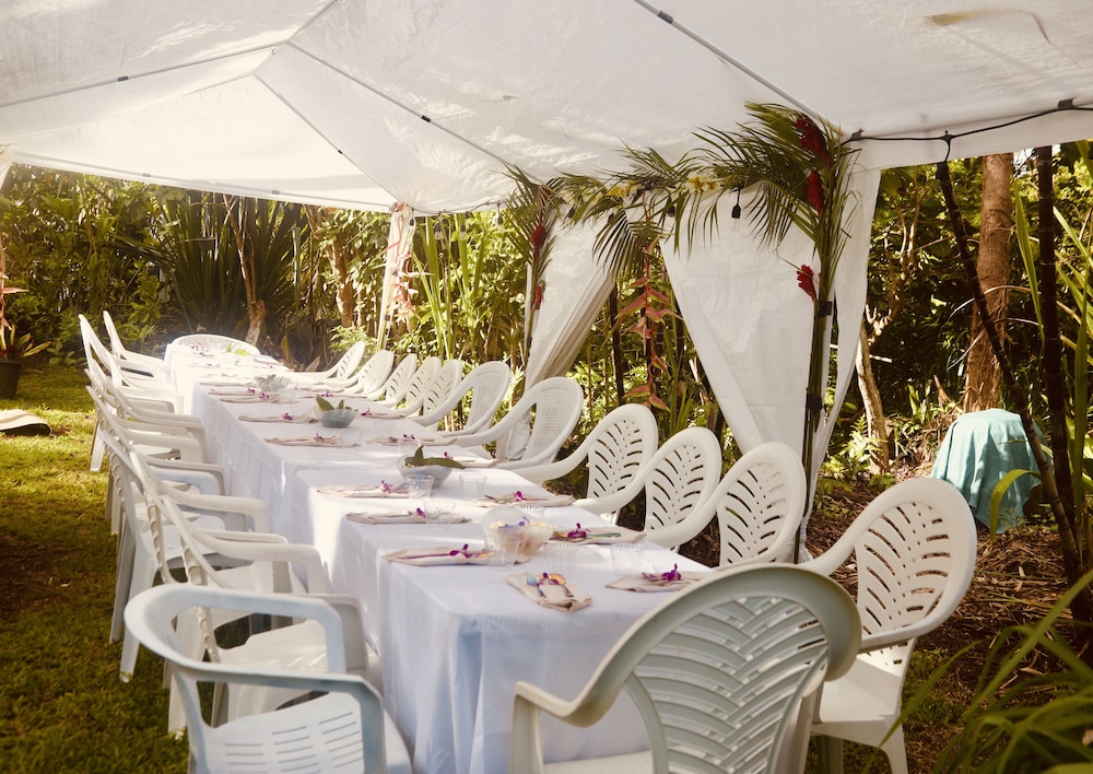 Ma'ukele Lodge 25/50