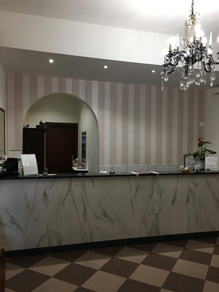 Hotel Moderno 4/50