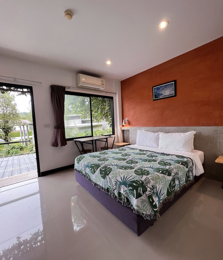 STANDARD, KING BED