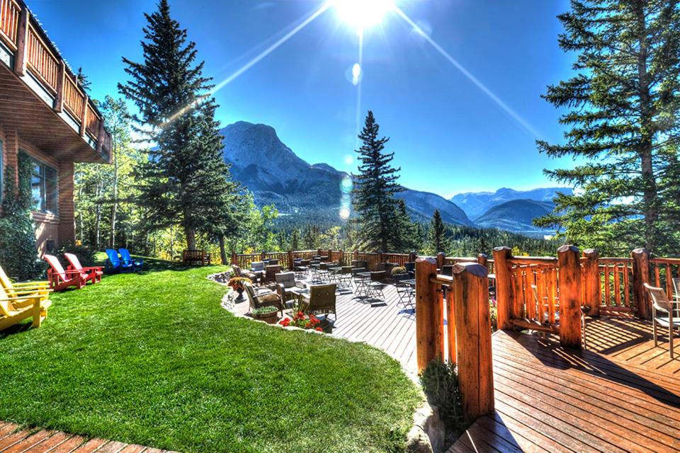 Overlander Mountain Lodge 21/22