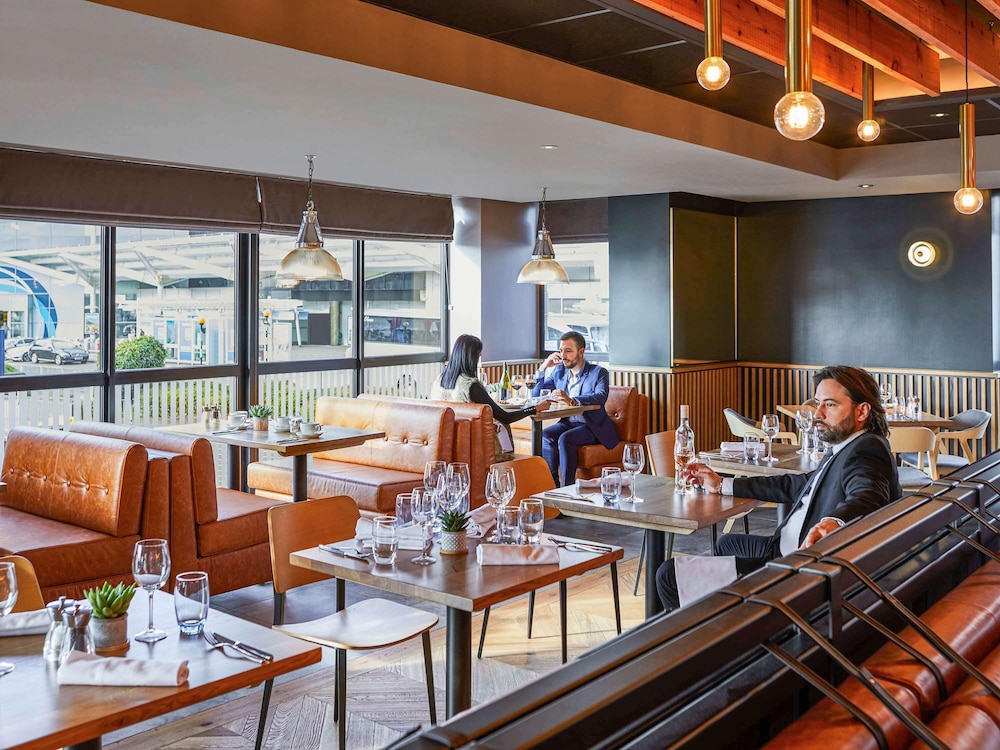 NOVOTEL BIRMINGHAM AIRPORT 44/66