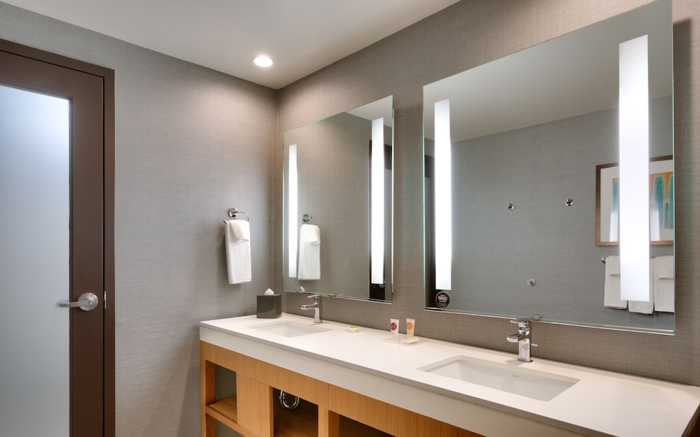Hyatt Place At Anaheim Resort Convention Center 8/71