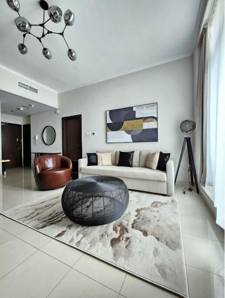 Nasma Luxury Stays Botanica Tower 6/19