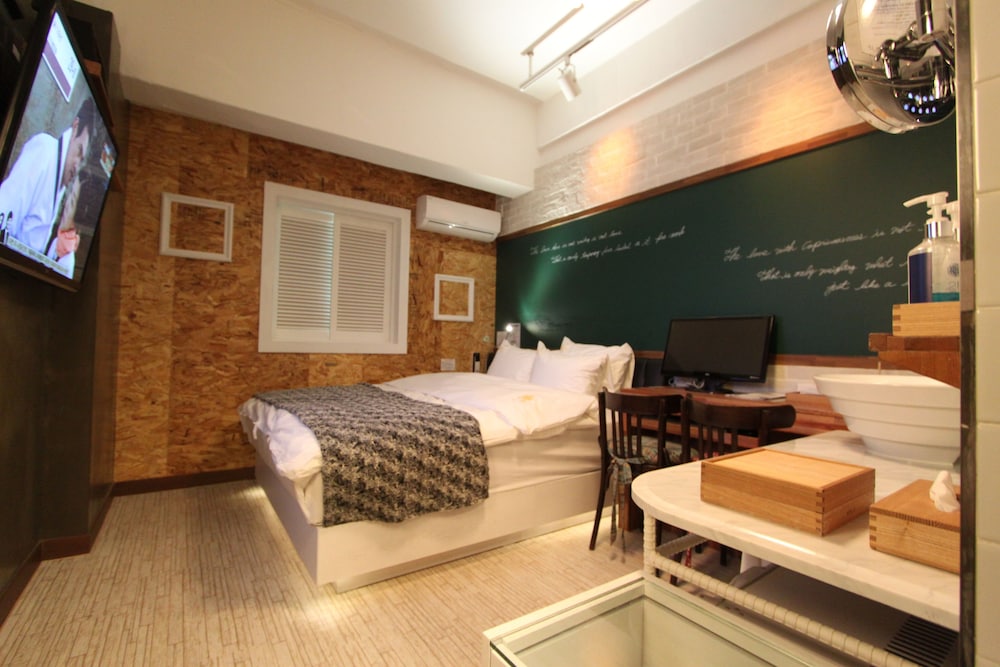 February Hotel Apsan 27/67