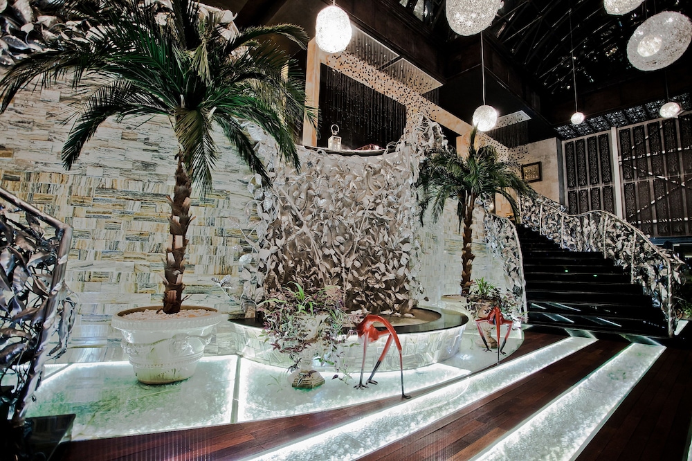 Royal Castle Design and Spa Hotel 49/50