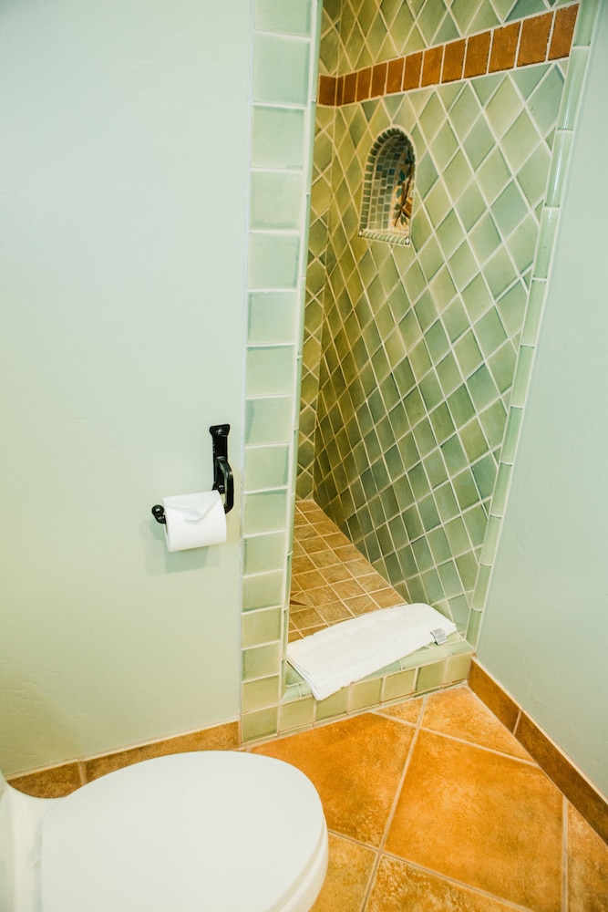 Su Nido All Suites Boutique Inn 60/64