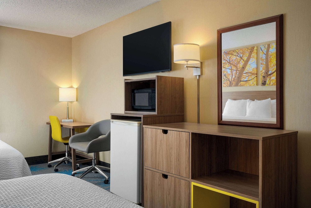 Days Inn by Wyndham Carbondale 30/38