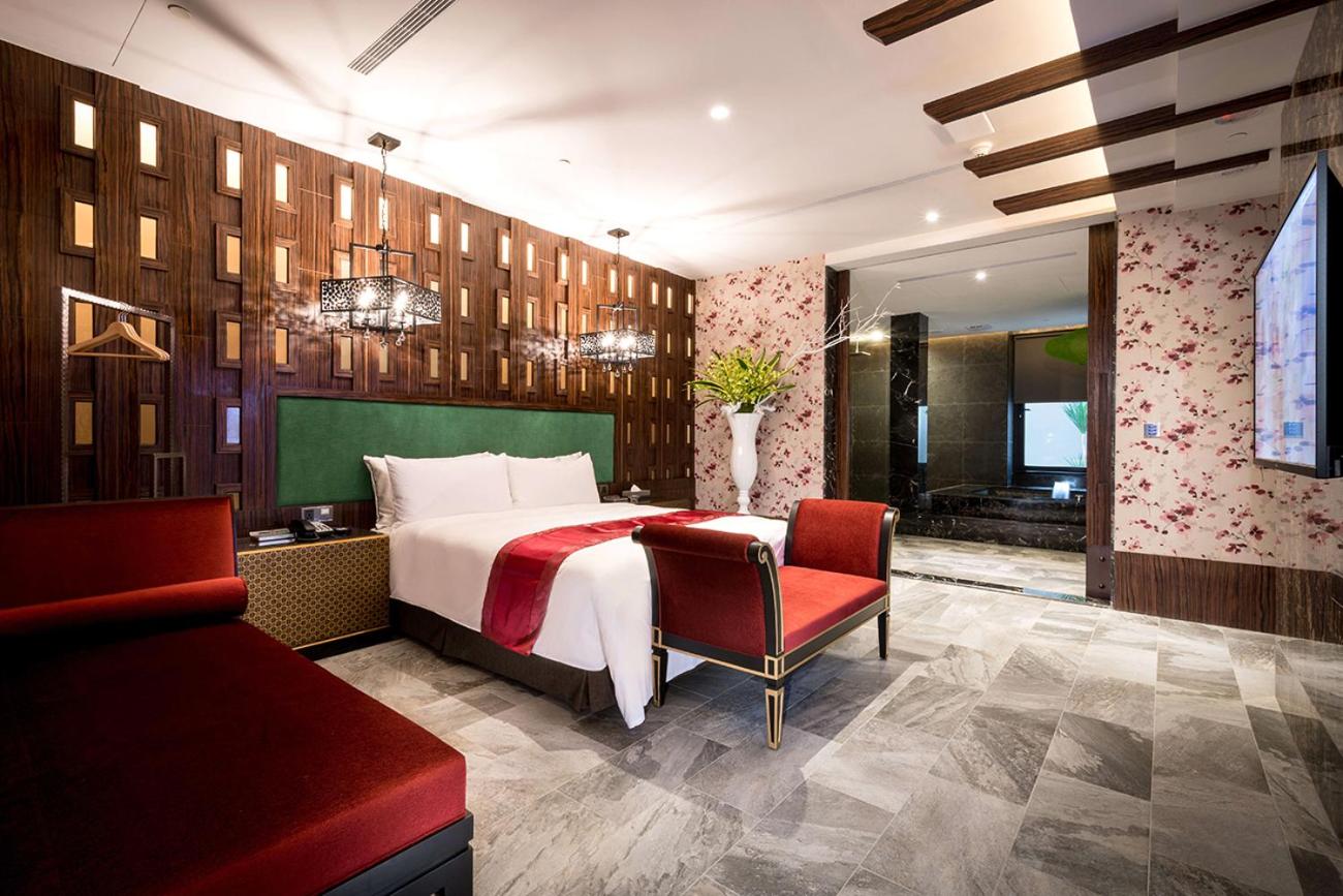 Grand, Kt V Room, King Bed