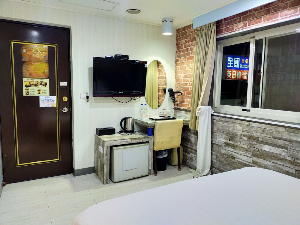 Bin City Hotel 40/50