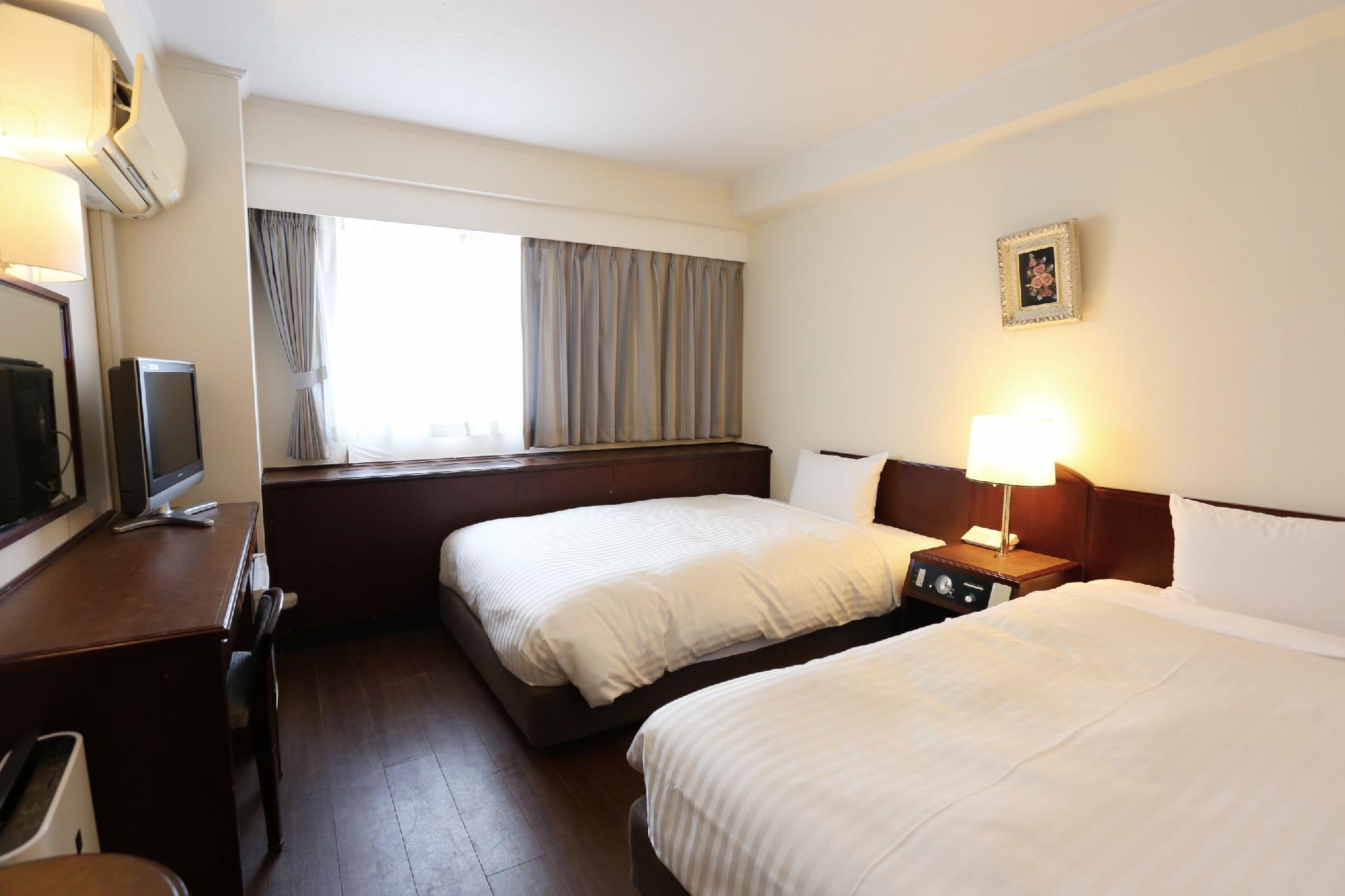 Room, Twin Beds, Night View, Smoking