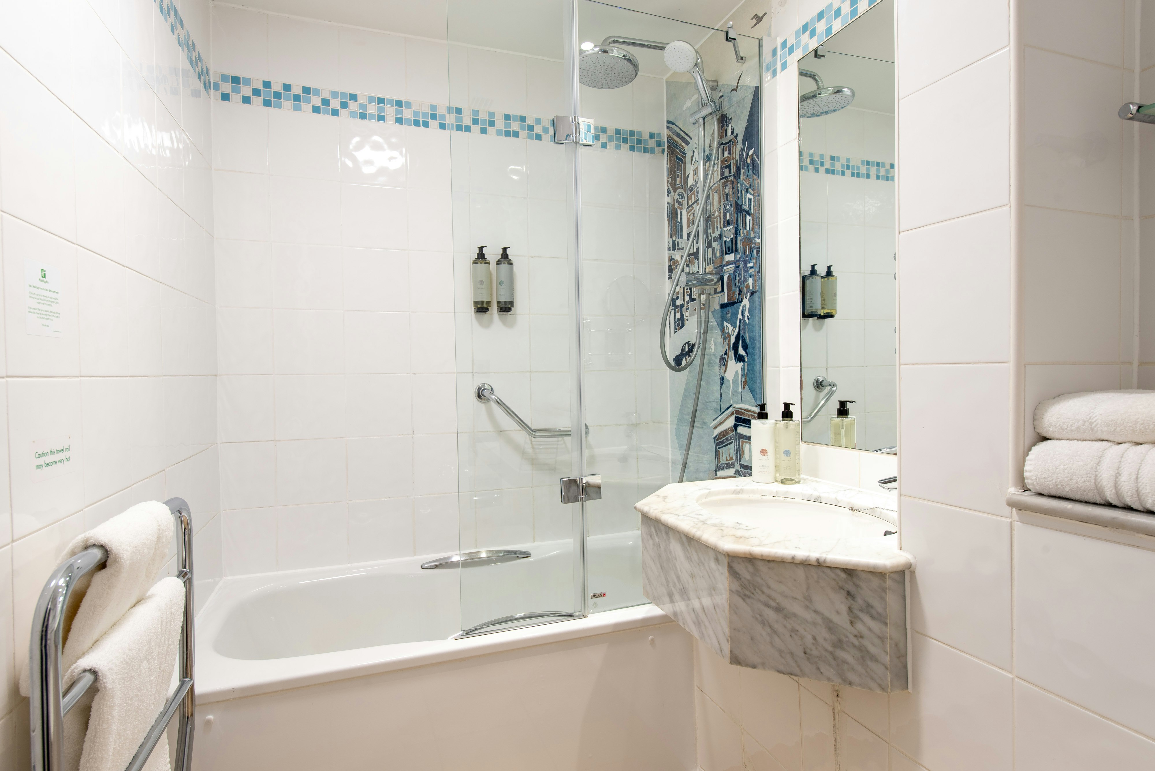 HOLIDAY INN GLASGOW AIRPORT 77/80