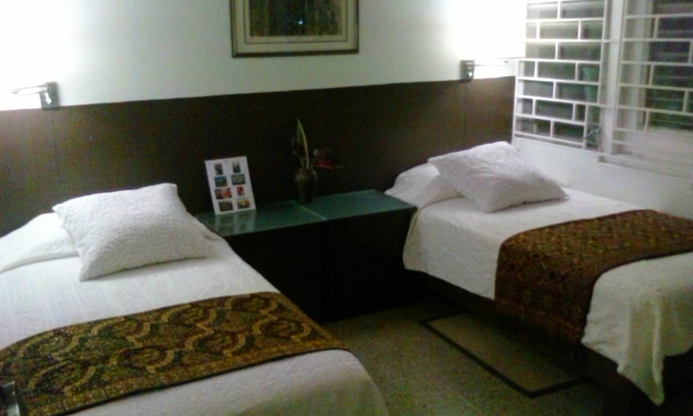 Neitas Nest Jamaican Bed And Breakfast 12/22