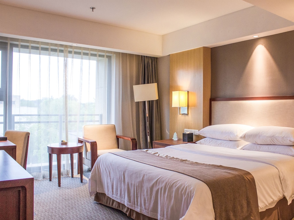 Jinling Riverside Hotel 7/39