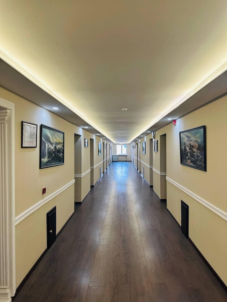 RoseMary Inn 49/61
