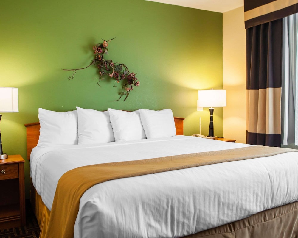 Quality Inn Bolingbrook I-55 13/47
