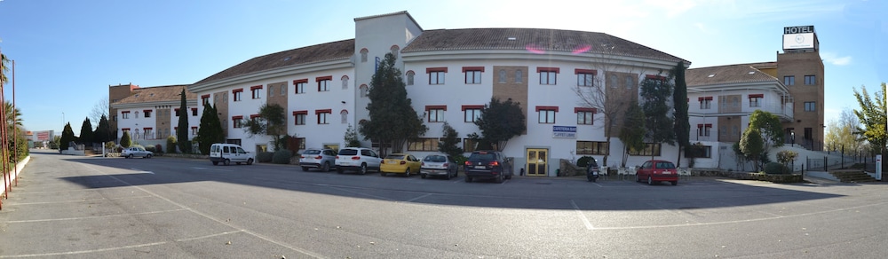 Hotel Reyes Ziries 55/63
