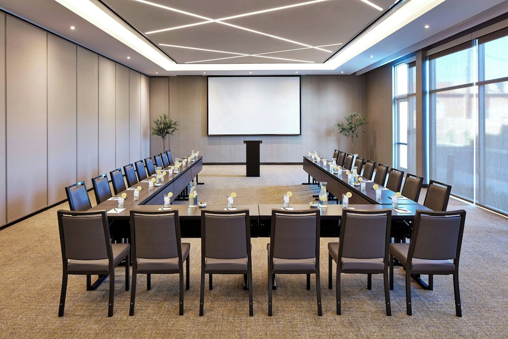SpringHill Suites by Marriott Los Angeles Downey 29/42