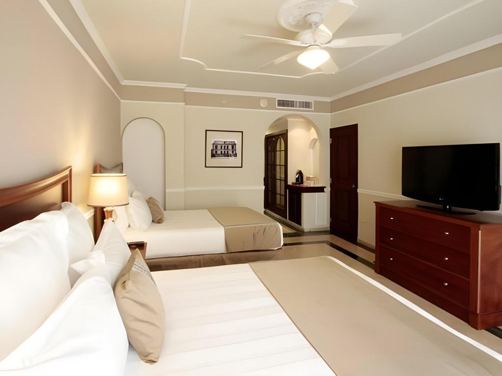 ROOM, 2 DOUBLE BEDS, ACCESSIBLE