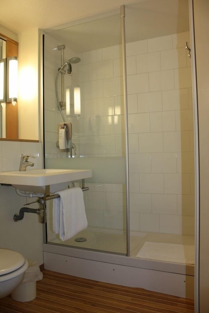 Ibis Lyon Sud Chasse Sur Rhone 56/57