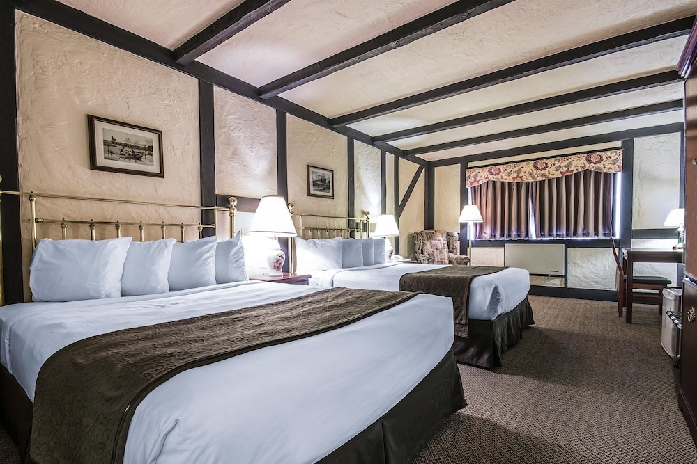 Quality Inn Waddling Dog Saanichton 12/37