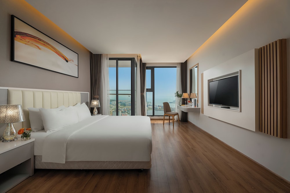 DeLaSea Ha Long Hotel 16/50