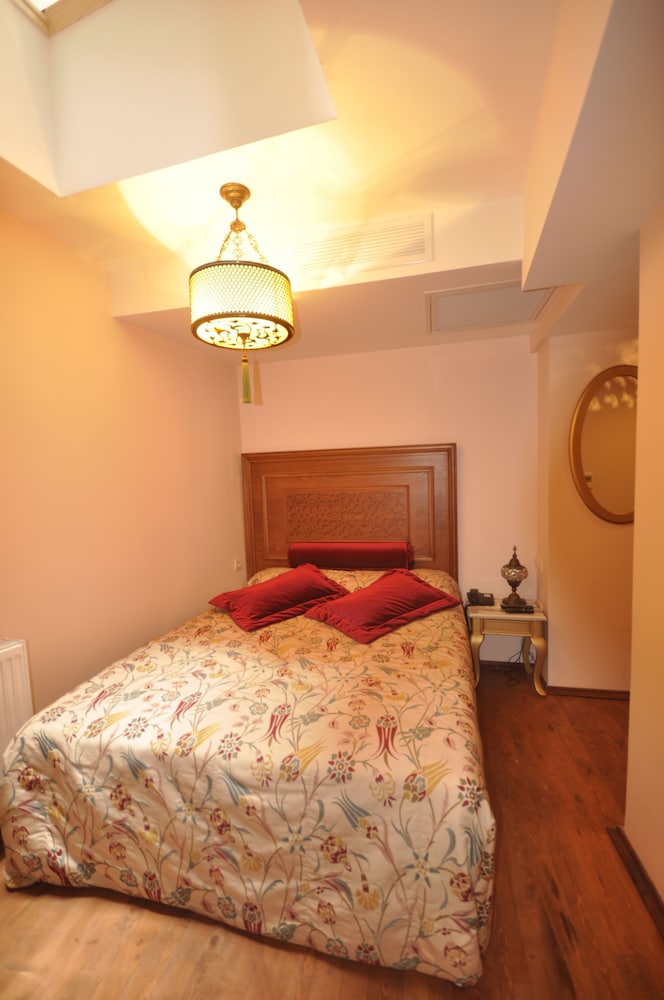 MERIAL HOTEL 17/43