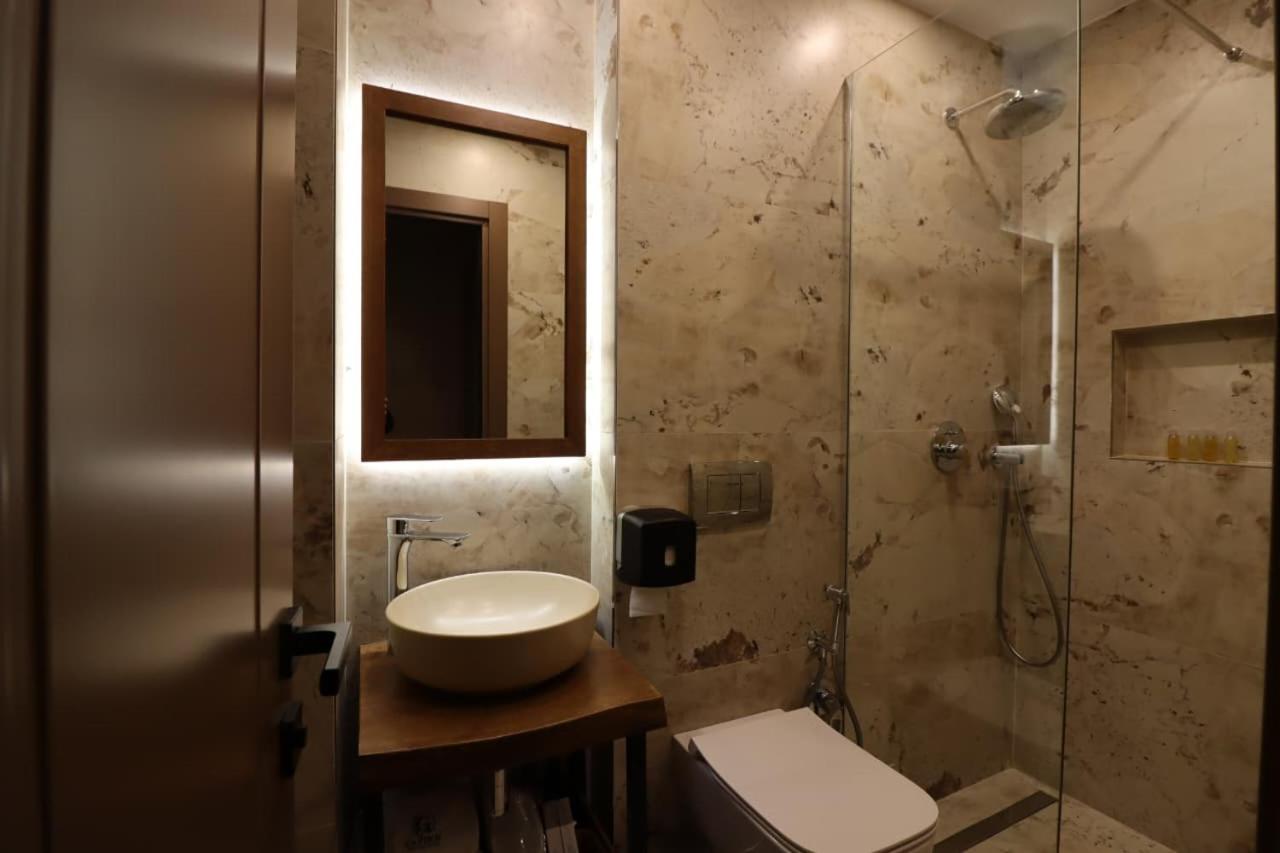 Garden Boutique Hotel 60/62