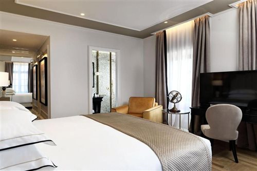 Junior Suite, Side Sea View