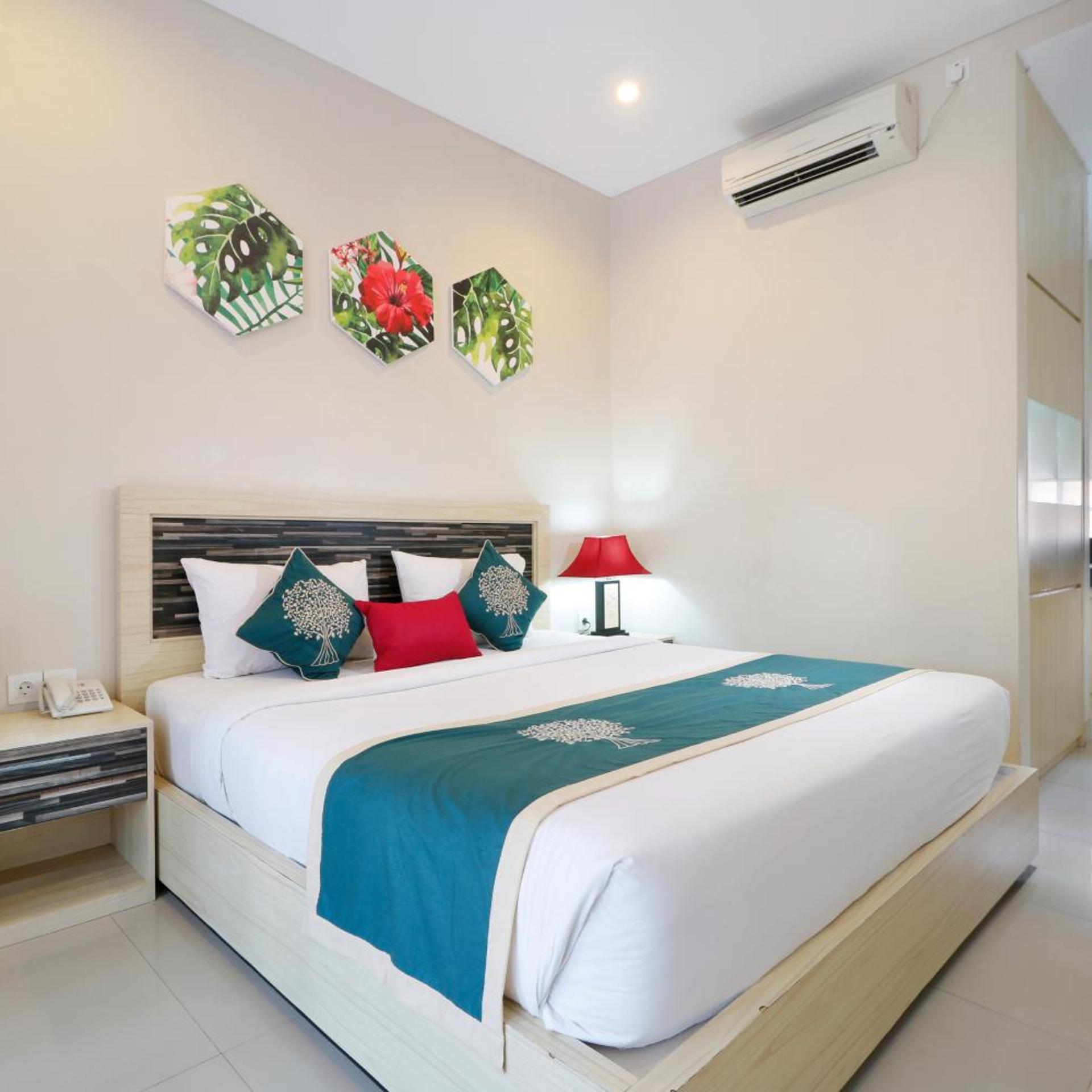 Sari, Double Bed, Pool View