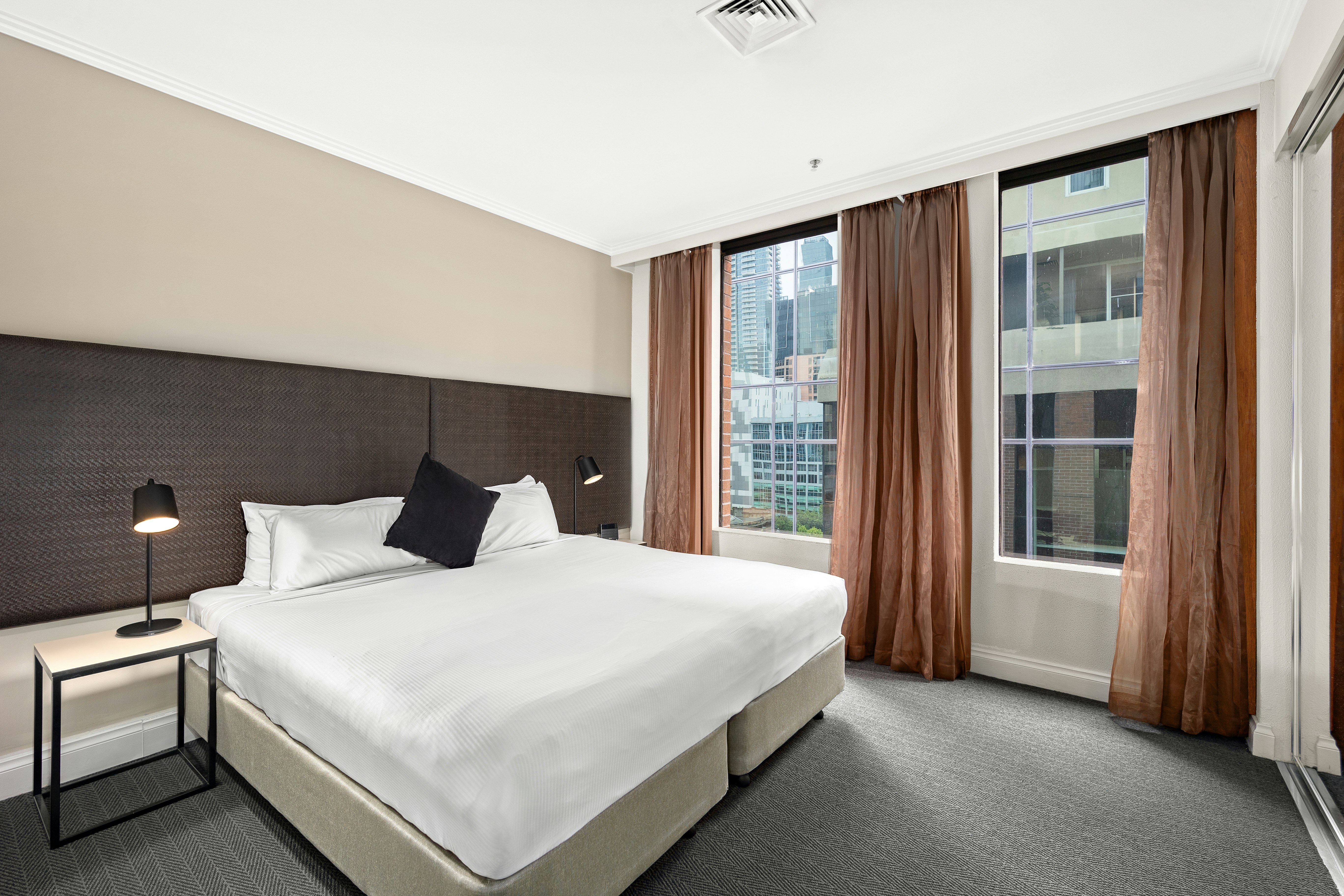 Melbourne City Suites 10/50