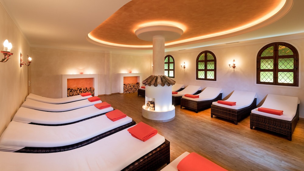 MIRABELL SILENCE & SCHLOSSHOTEL 16/50