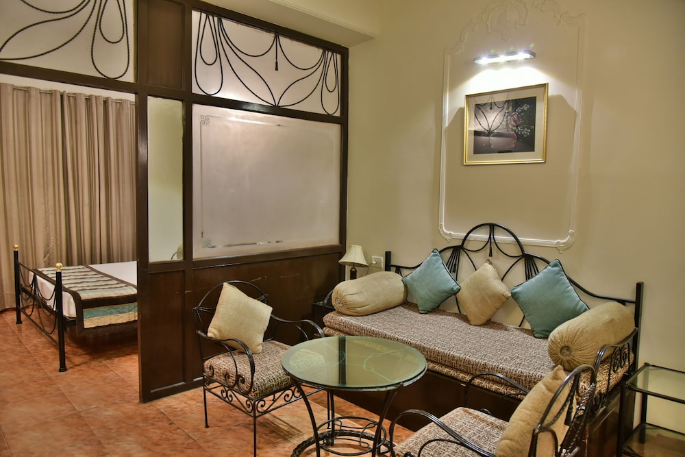 Jullundur Hotel 29/49