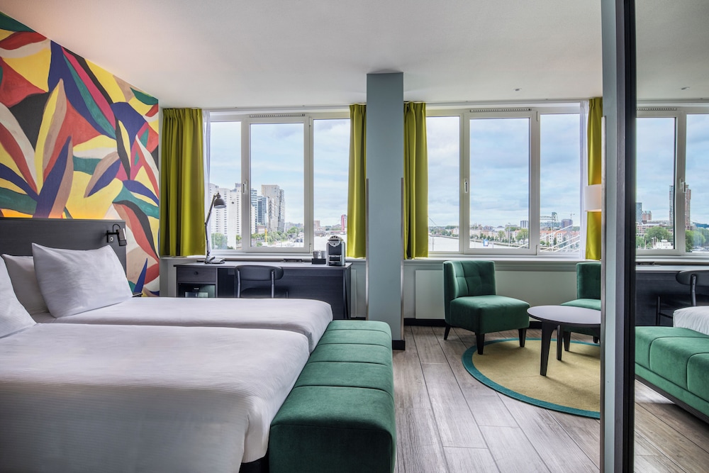 Superior, River View