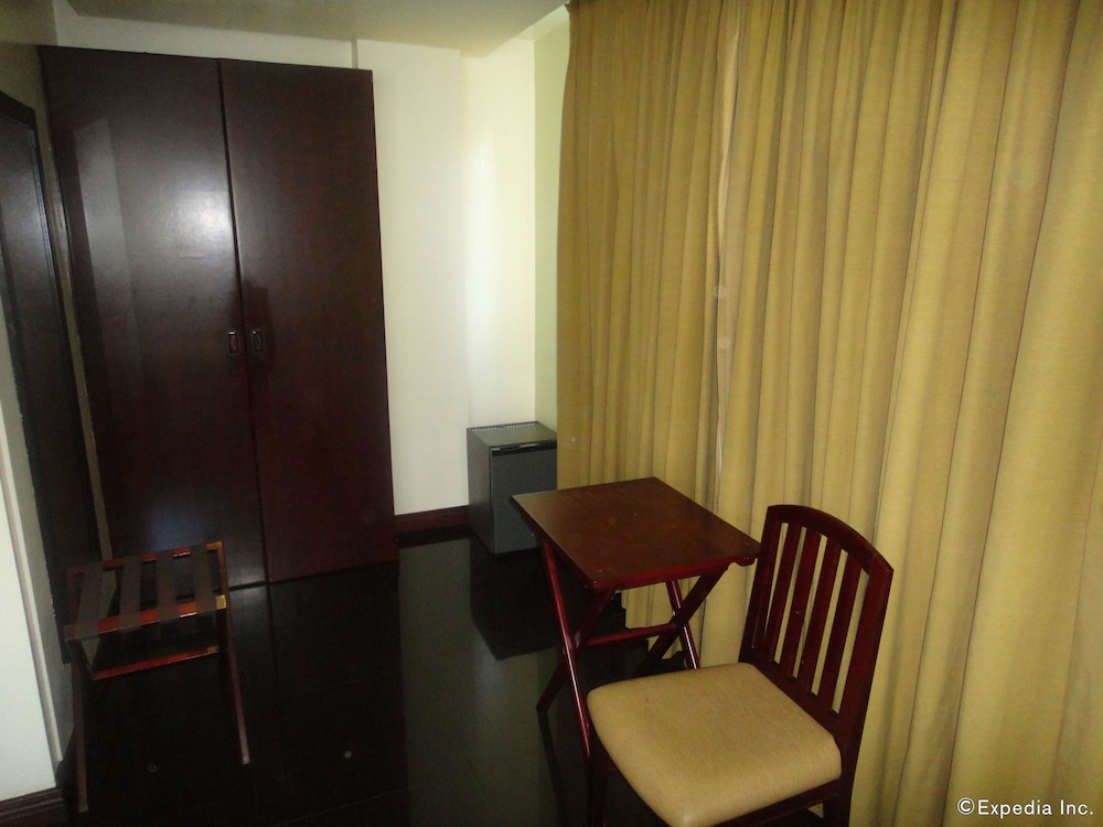 Hotel Centro Puerto Princesa Near Airport by ZUZU 93/107
